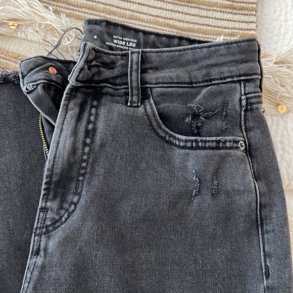 Old Navy Wide Leg Black Jeans - Picture 2 of 5